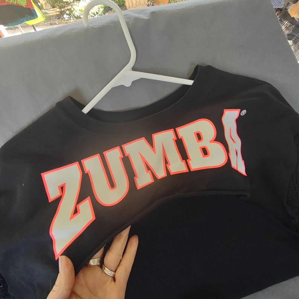 Zumbawear long sleeve crop coverlet Small
